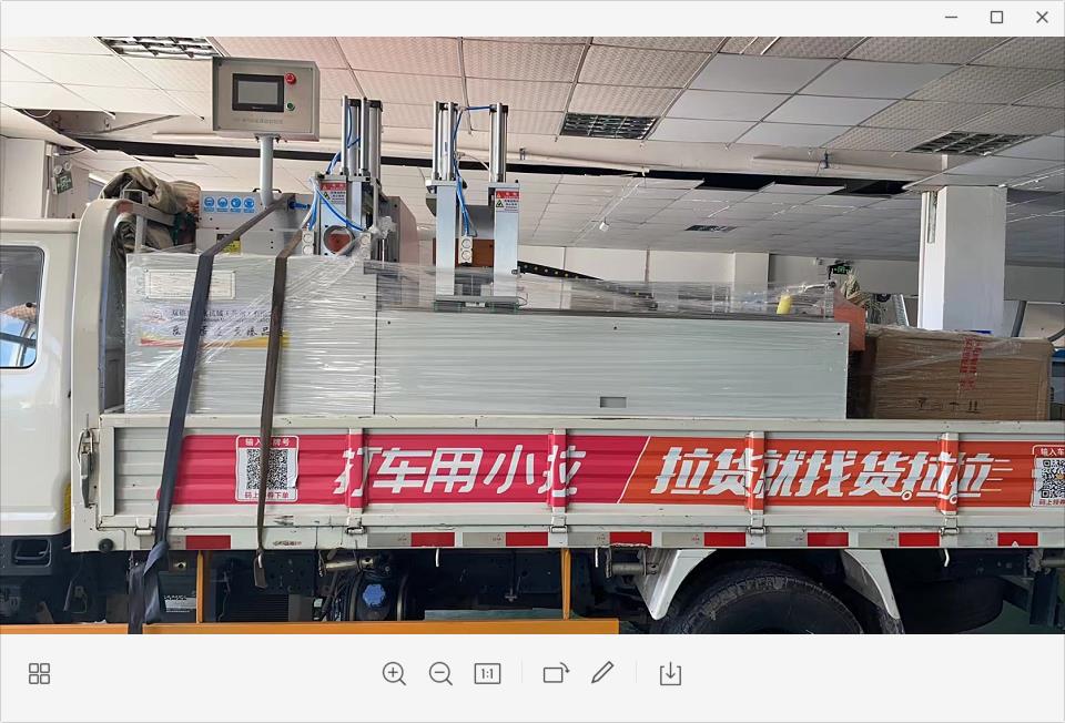 合作3年的老客戶，再次回購一臺全自動切鋁機設備發貨了